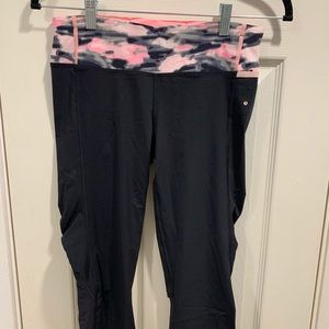 Lululemon Cropped Limited Edition Run/Swim Legging